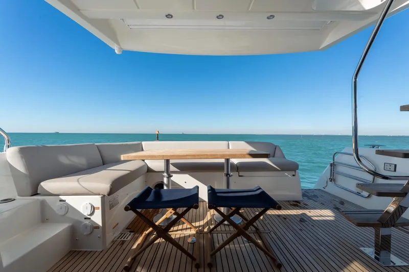 Luvick Ll Yacht Photos Pics 