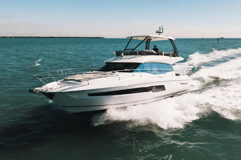 Luvick Ll Yacht Photos Pics 