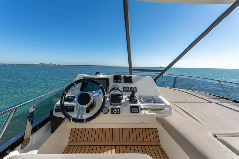 Luvick Ll Yacht Photos Pics 