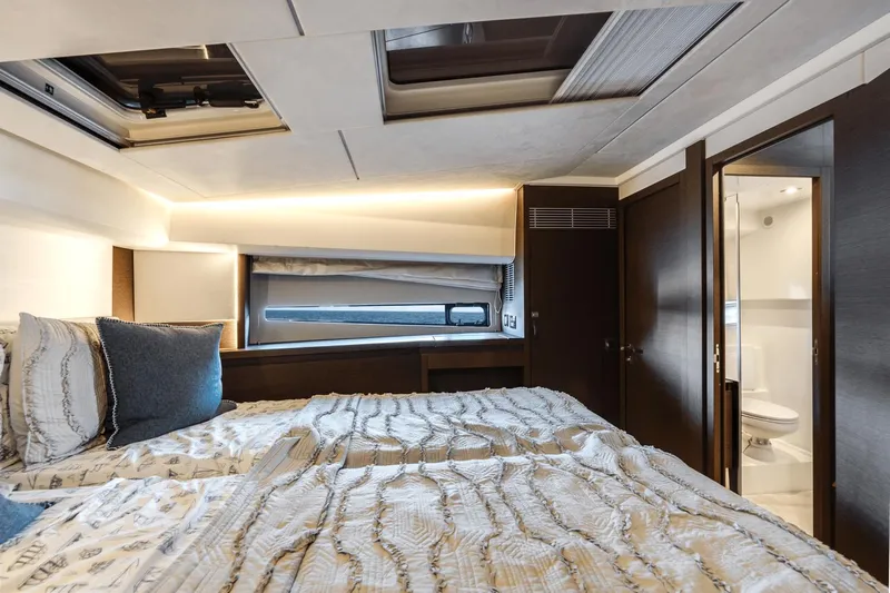 Luvick Ll Yacht Photos Pics 