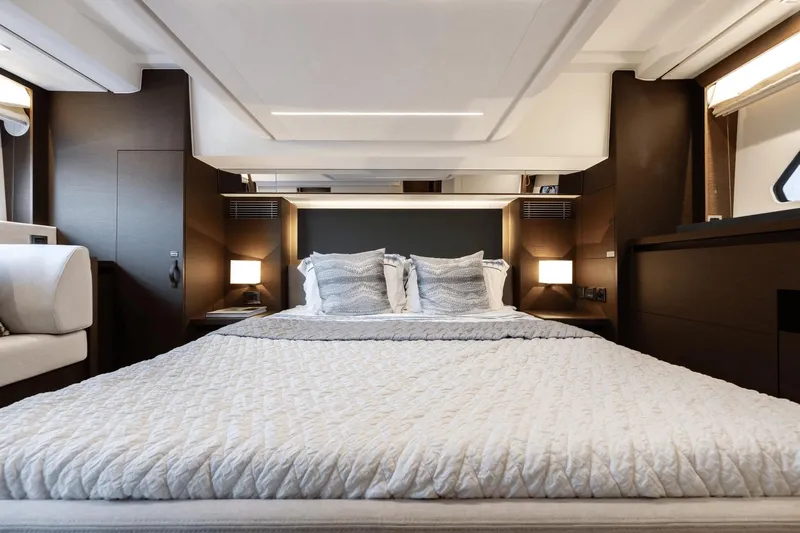 Luvick Ll Yacht Photos Pics 