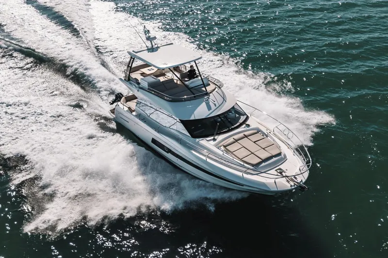 Luvick Ll Yacht Photos Pics 