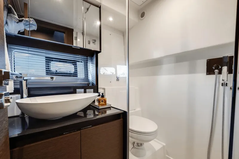 Luvick Ll Yacht Photos Pics 