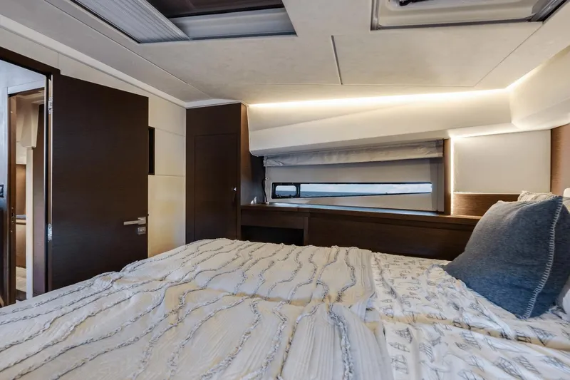 Luvick Ll Yacht Photos Pics 