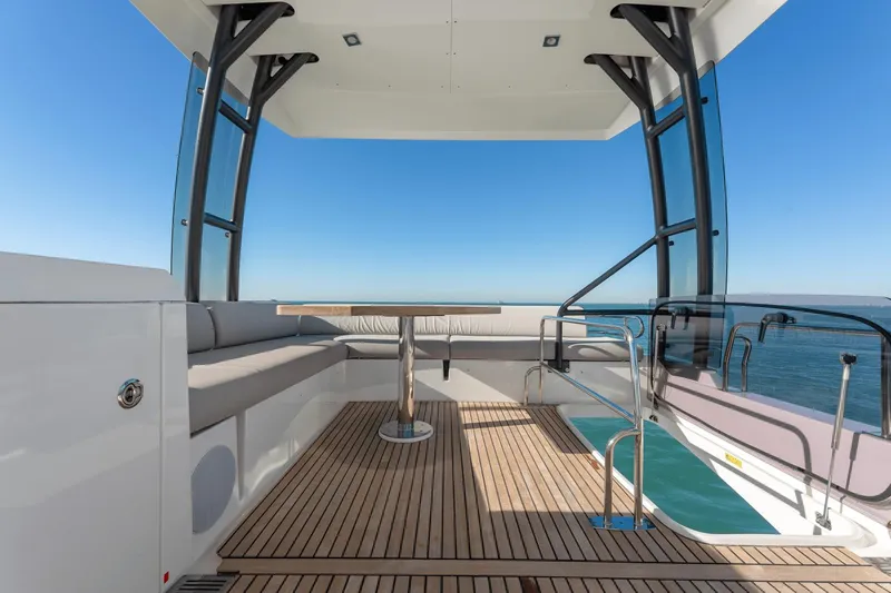 Luvick Ll Yacht Photos Pics 