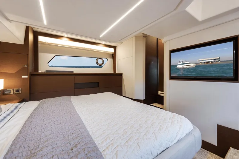 Luvick Ll Yacht Photos Pics 