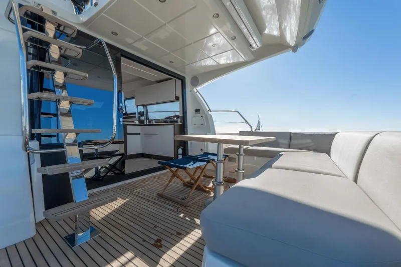 Luvick Ll Yacht Photos Pics 