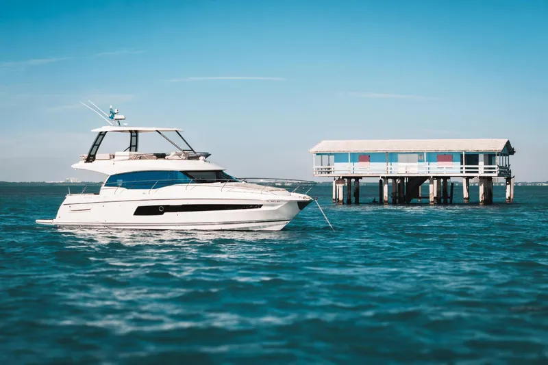 Luvick Ll Yacht Photos Pics 