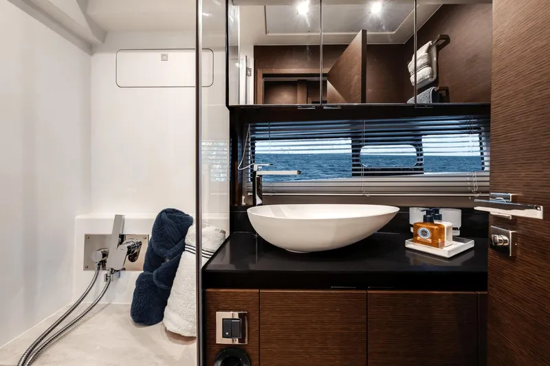 Luvick Ll Yacht Photos Pics 