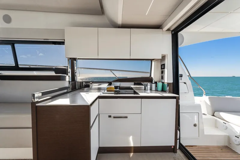 Luvick Ll Yacht Photos Pics 