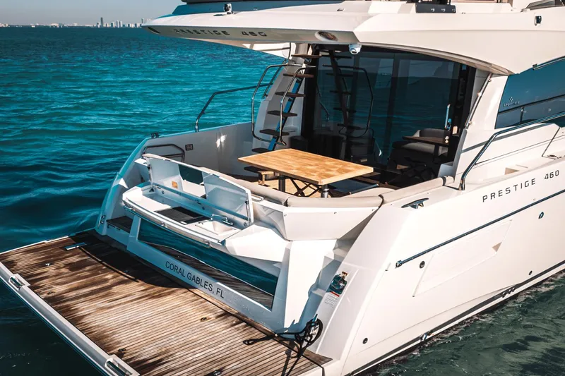 Luvick Ll Yacht Photos Pics 