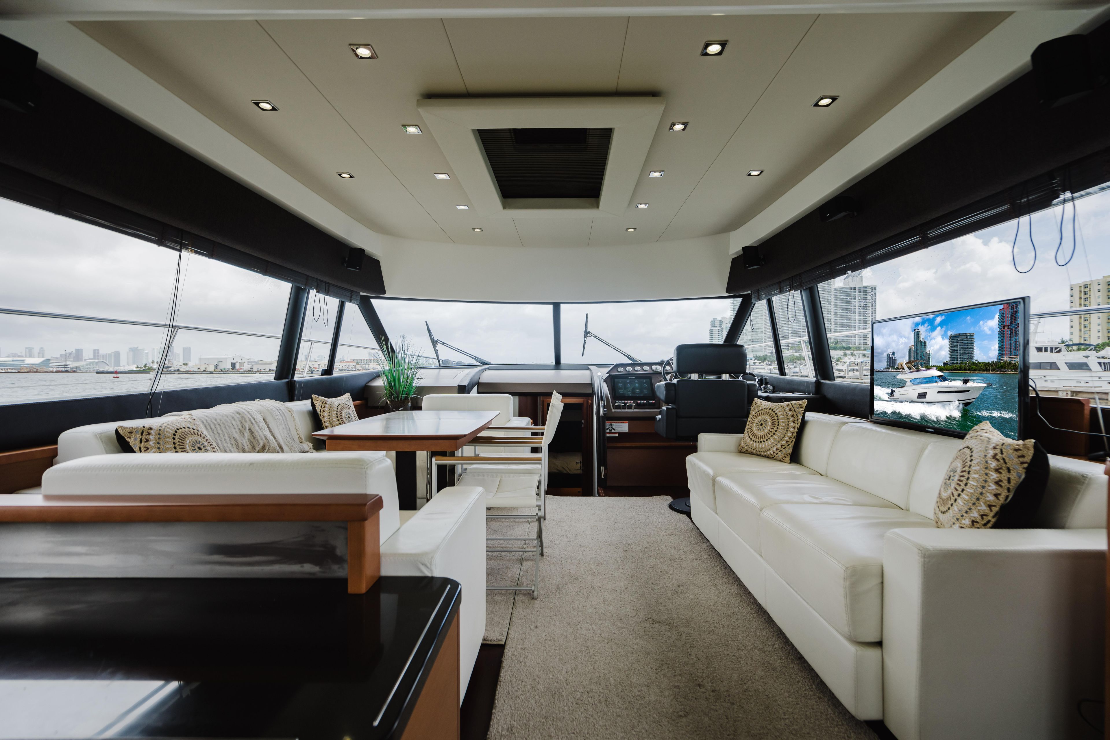 2014 Prestige 62 
