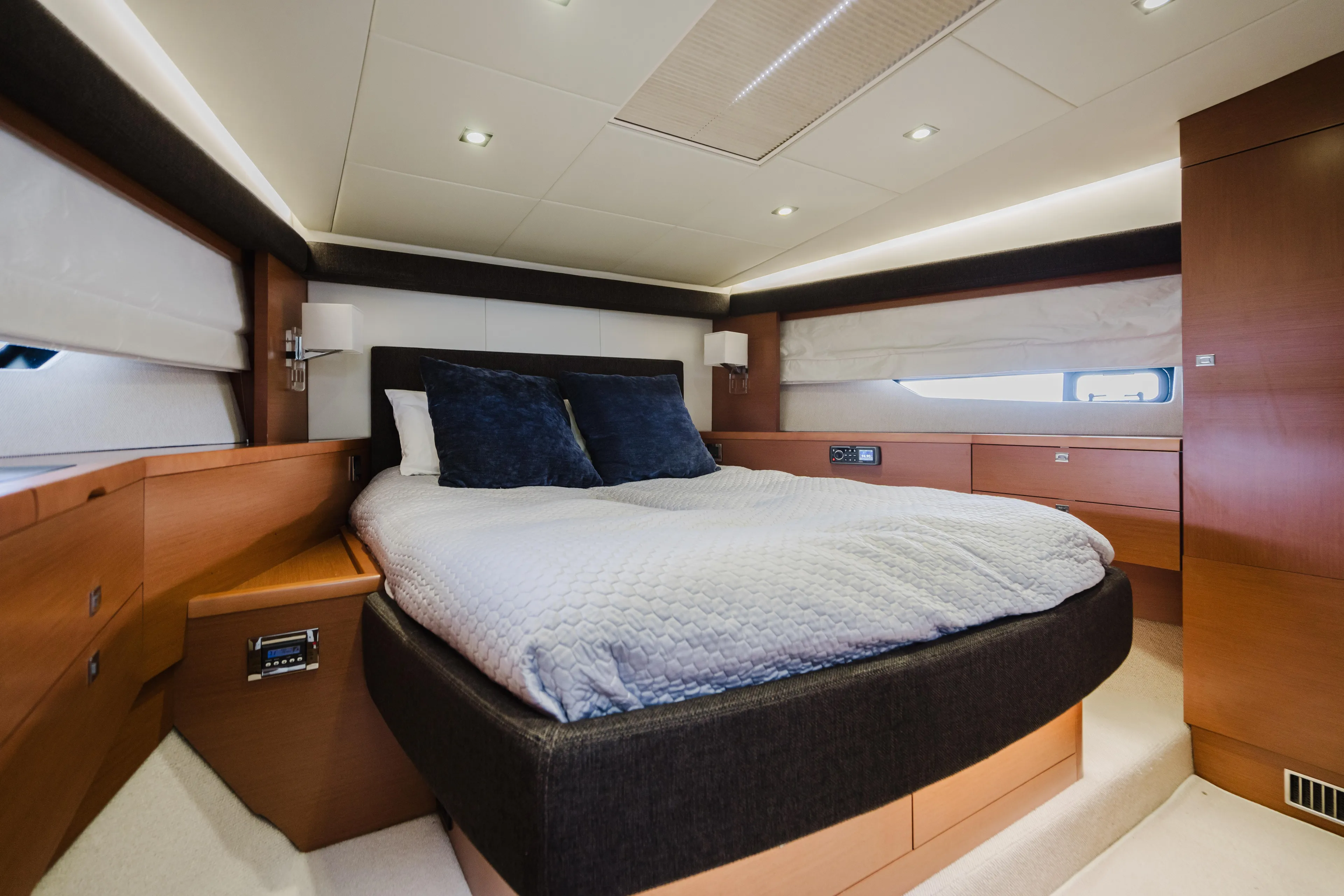 Worldwide Yacht Photos Pics Luxurious bedroom interior of 2014 Prestige 620 Fly yacht with modern design.