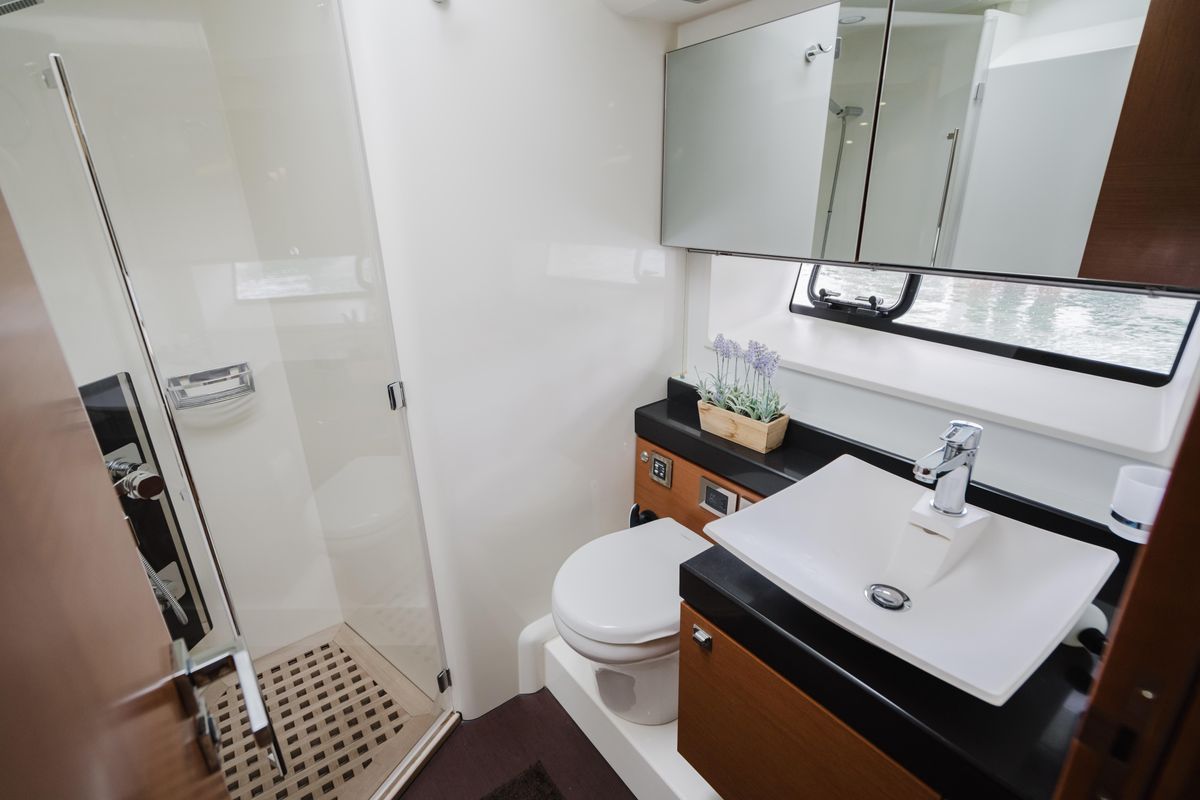 2014 Prestige 62 