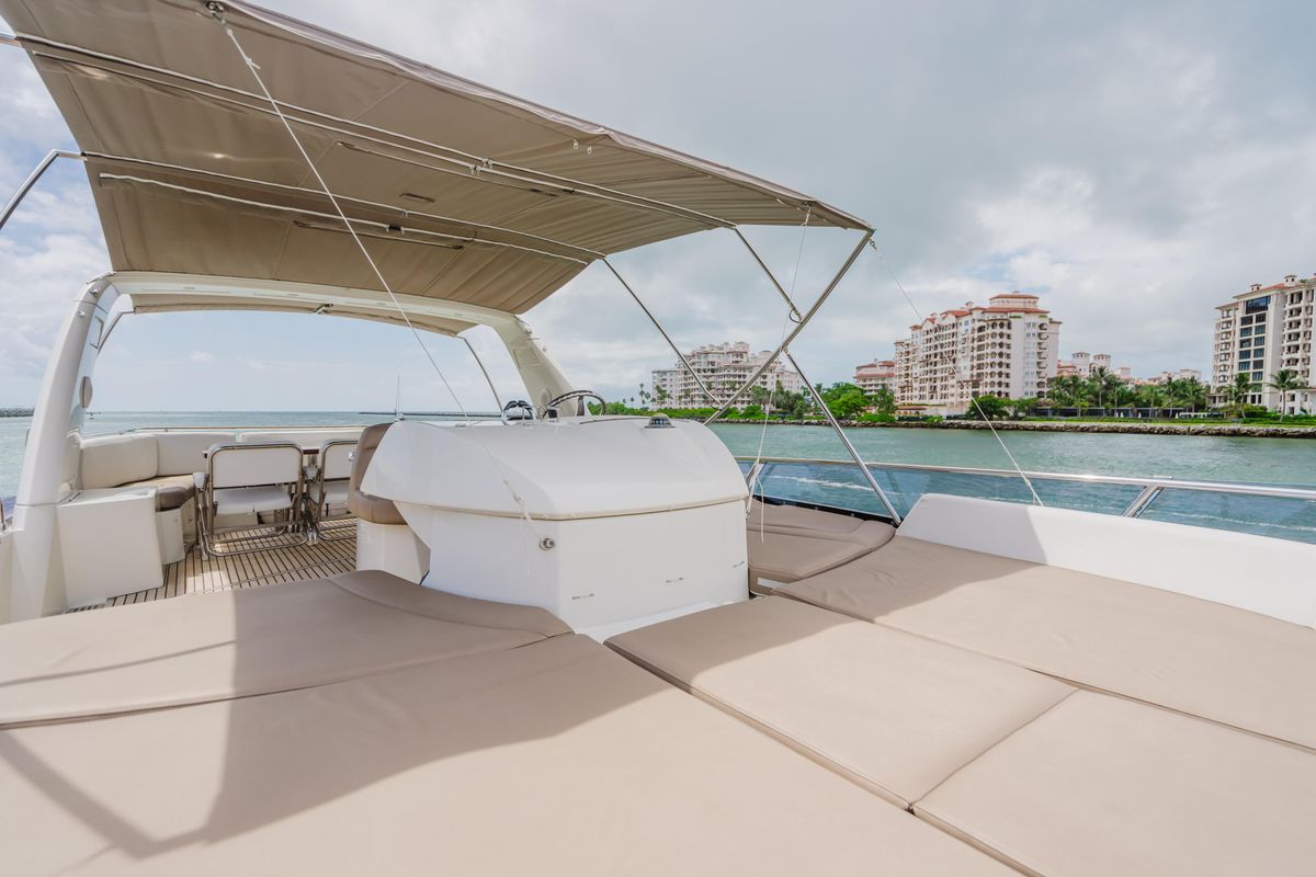 2014 Prestige 62 