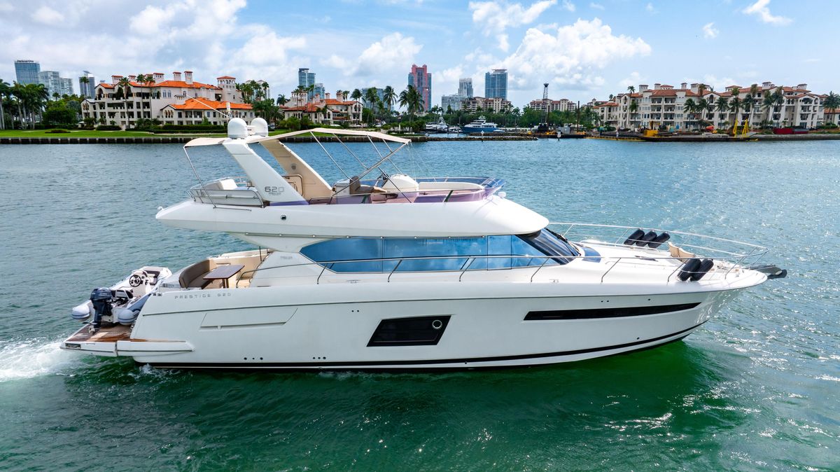 2014 Prestige 62 