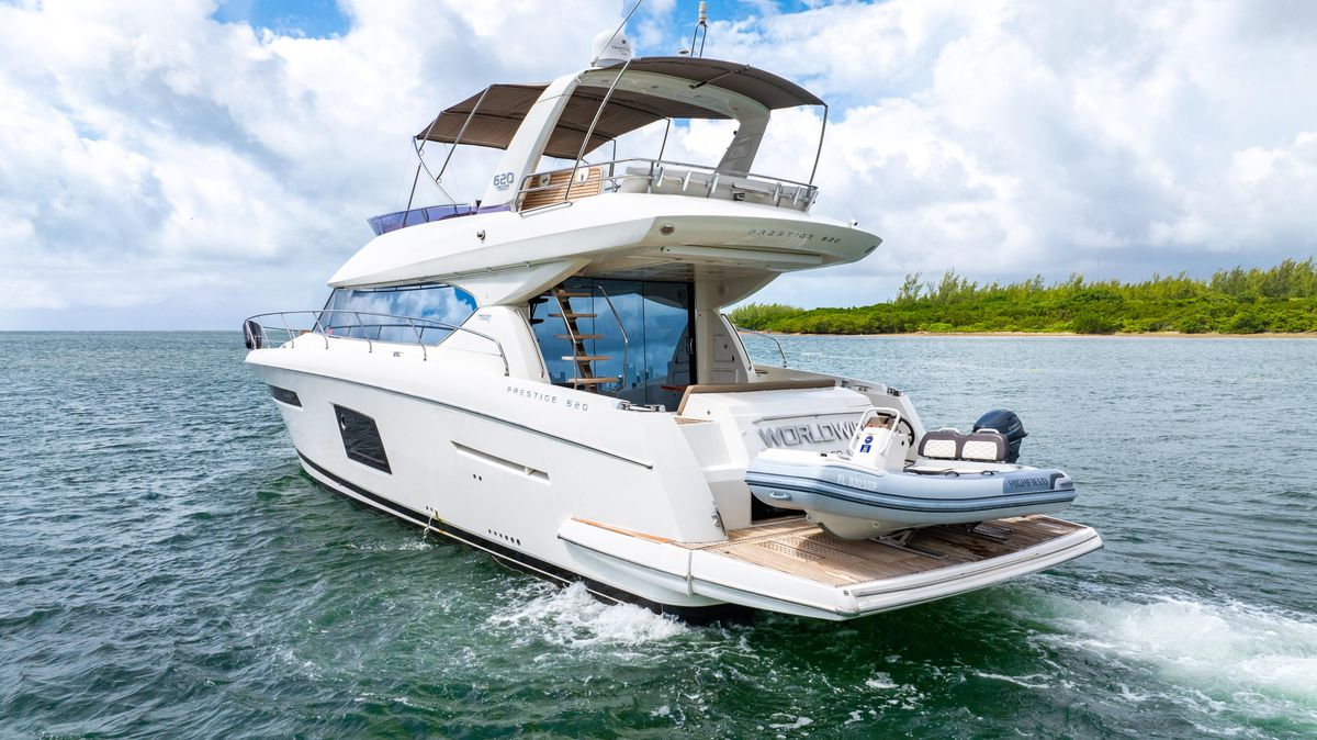 2014 Prestige 62 