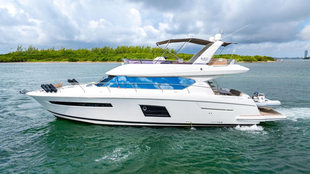2014 Prestige 62 