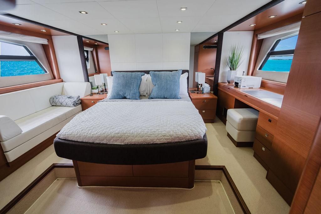 2014 Prestige 62 