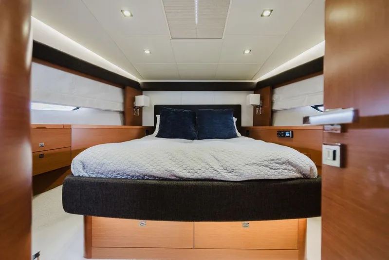Worldwide Yacht Photos Pics Luxurious bedroom interior of 2014 Prestige 620 Fly yacht with modern design.