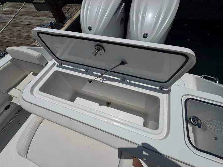  Yacht Photos Pics 2024 Sea Hunt Gamefish 27 Forward Seating boat with open storage compartment.