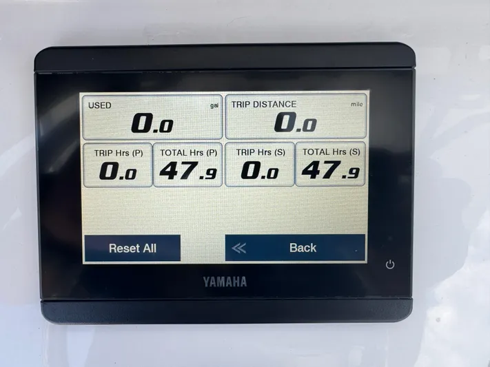  Yacht Photos Pics Yamaha display showing trip data on 2024 Sea Hunt Gamefish 27 Forward Seating boat.