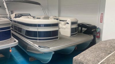 Bennington 24 LXSB