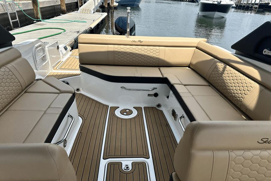 2022 Sea Ray 27 SDX