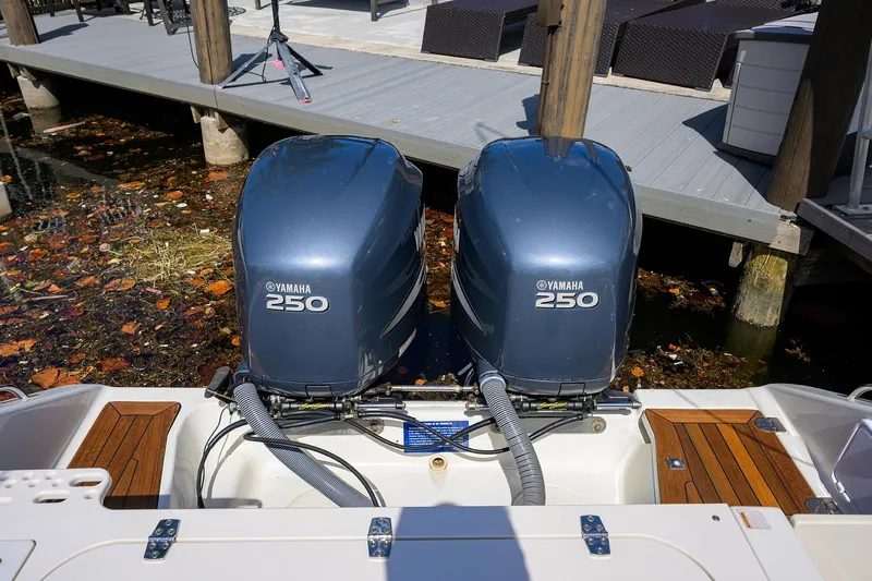 Nauti-hooker Yacht Photos Pics Pursuit 34 Nauti-Hooker - Engines