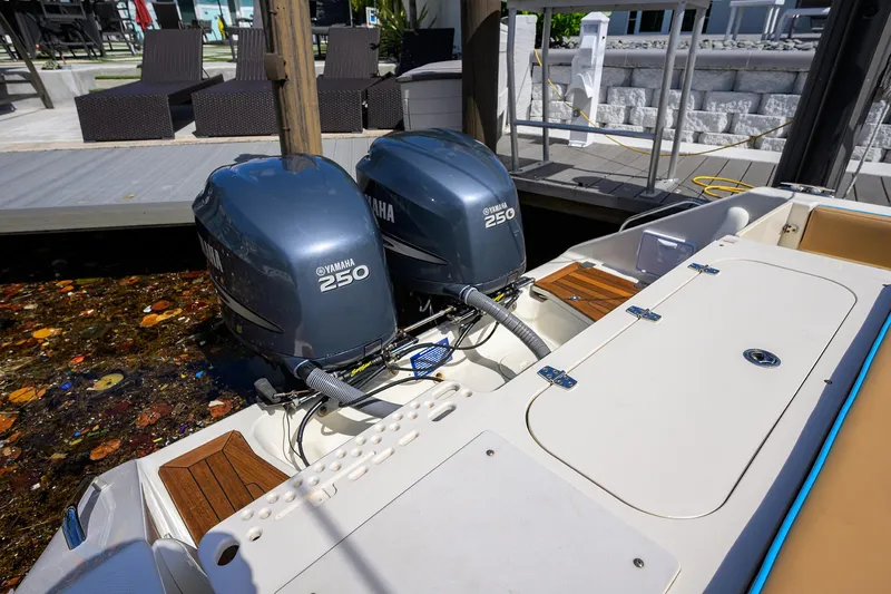 Nauti-hooker Yacht Photos Pics Pursuit 34 Nauti-Hooker - Engines