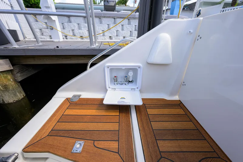 Nauti-hooker Yacht Photos Pics Pursuit 34 Nauti-Hooker - Transom