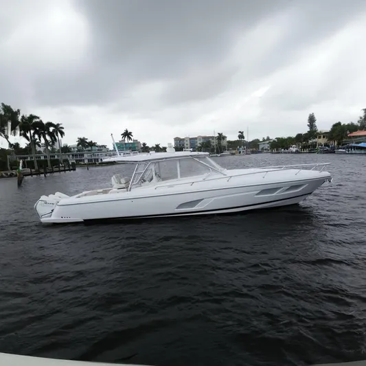 Day Dreams Yacht Photos Pics 2021 Intrepid 41' 409 Valor in Fort Lauderdale waters