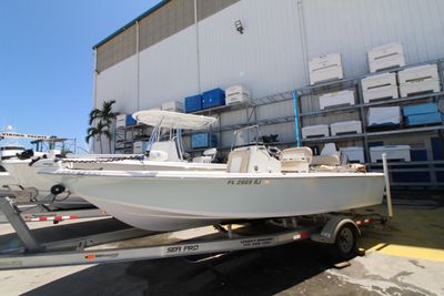 2017 Sea Pro 208 Bay