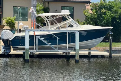 2019 Grady-White 275