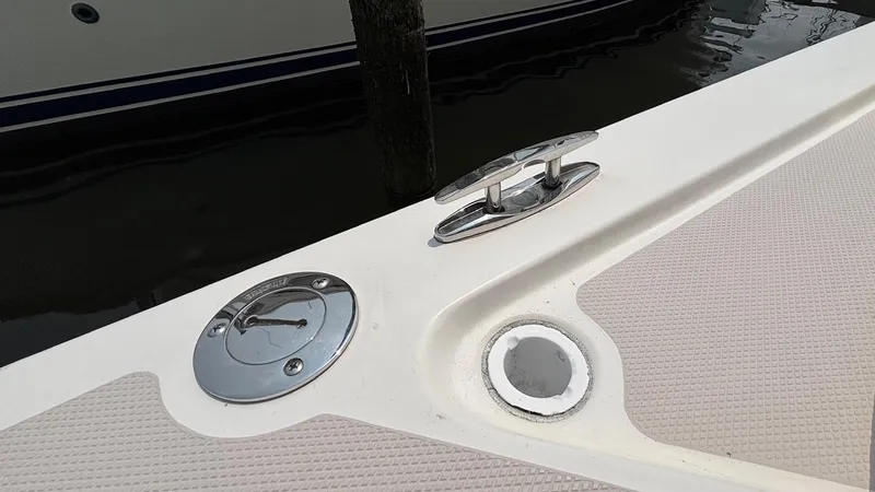 Uncle Ray Yacht Photos Pics 2004 Back Cove 29 boat deck with cleat and fittings.