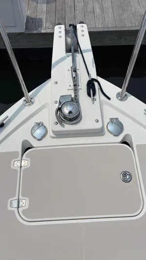 Uncle Ray Yacht Photos Pics Bow of 2004 Back Cove 29 boat with anchor winch and cleats.