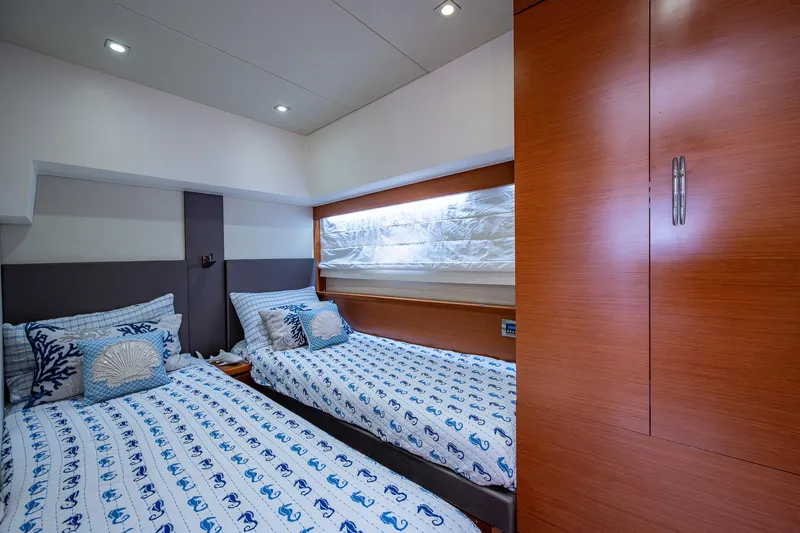 Lifesaver Yacht Photos Pics 