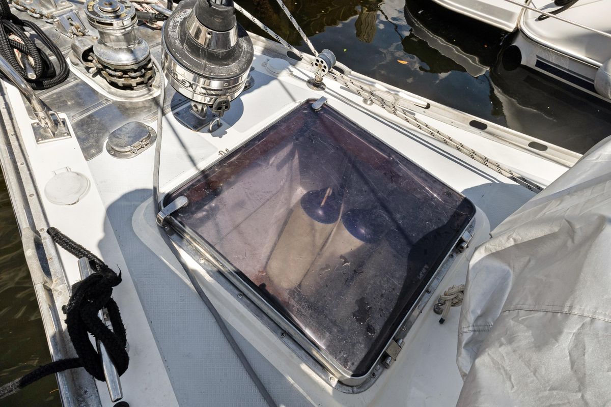 2004 Hylas 46 