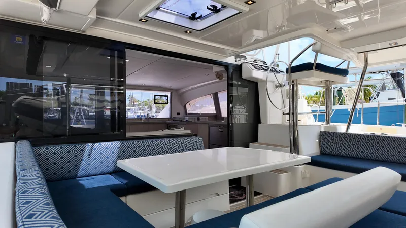 Paradox Yacht Photos Pics 