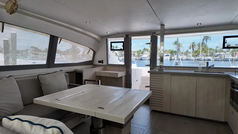 Paradox Yacht Photos Pics 