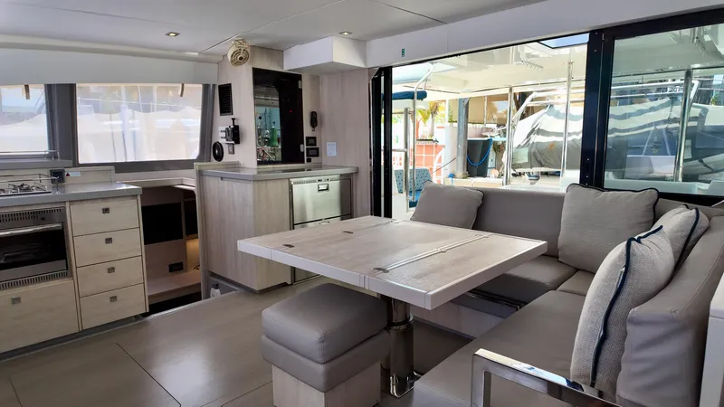 Paradox Yacht Photos Pics 