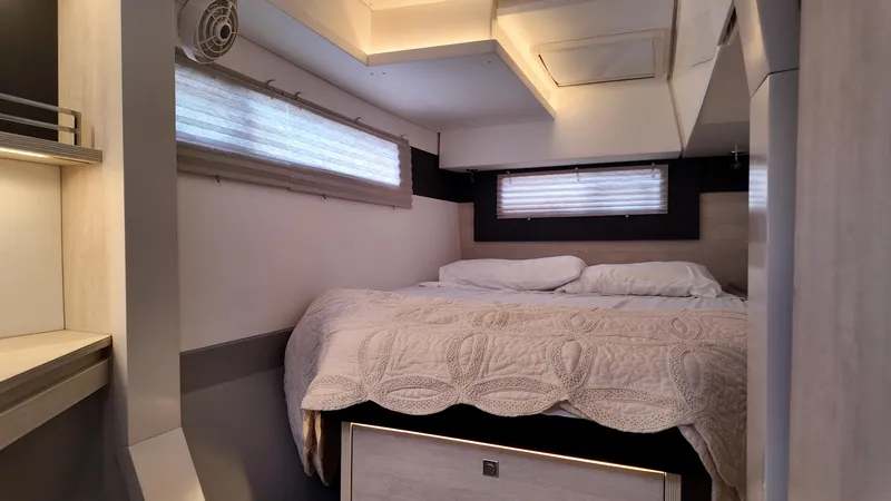 Paradox Yacht Photos Pics 