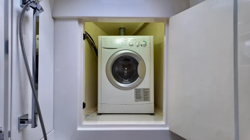 Paradox Yacht Photos Pics 