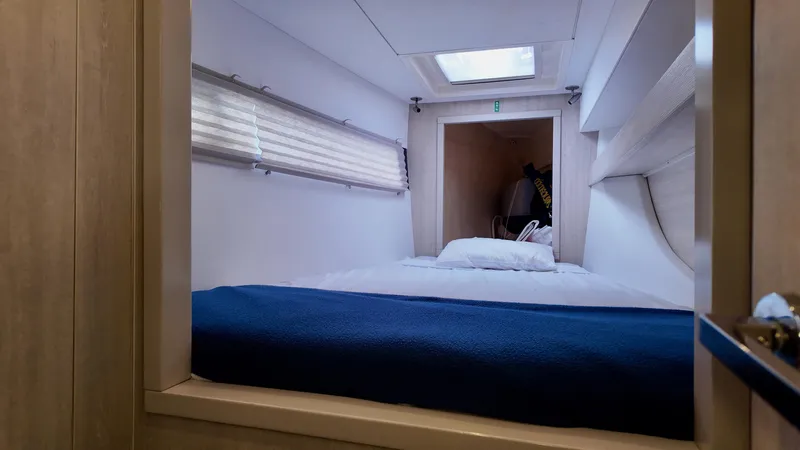 Paradox Yacht Photos Pics 