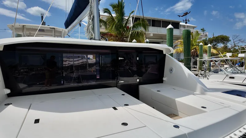 Paradox Yacht Photos Pics 