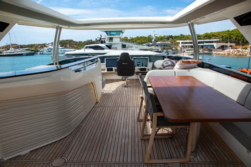 Elysium Yacht Photos Pics 