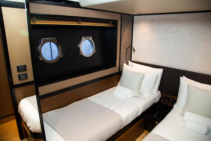 Elysium Yacht Photos Pics 