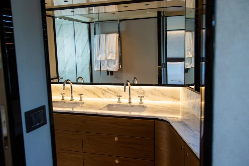 Elysium Yacht Photos Pics 