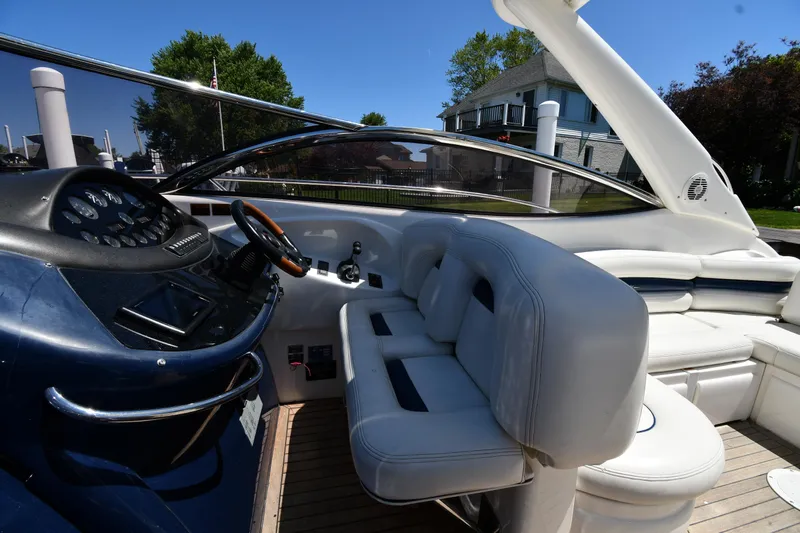 007 Yacht Photos Pics Interior of a 2000 Sunseeker Superhawk 34 yacht.
