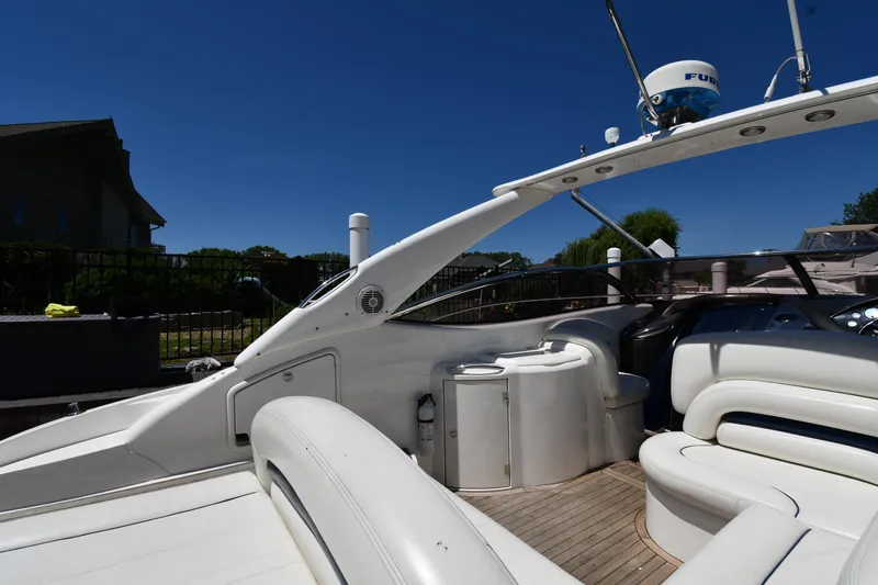 007 Yacht Photos Pics Sunseeker Superhawk 34, 2000 model, luxury boat, sunny day.